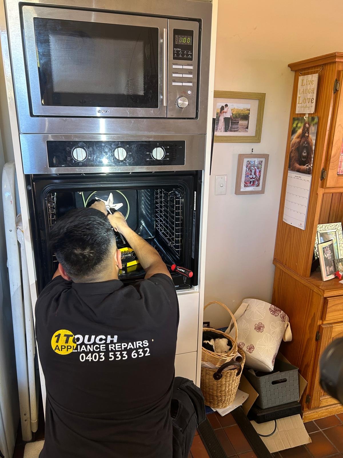 Oven repair service